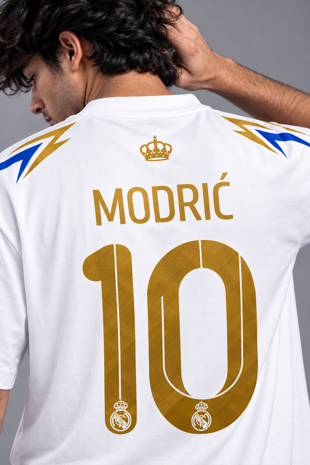 Luka Modrić 10 Real Madrid Oversized Fan T-Shirt