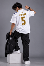 Zinedine Zidane 5 Real Madrid  fan Oversized T-Shirt