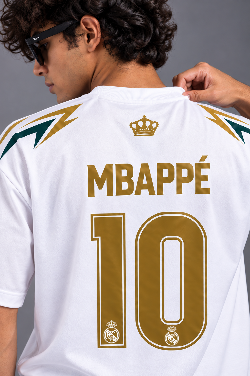Kylian Mbappé 10 Real Madrid Fan Oversized T-Shirt